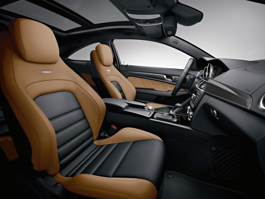  Mercedes-Benz C63 AMG Coupe 2012 года  (фото 4 из 113)
